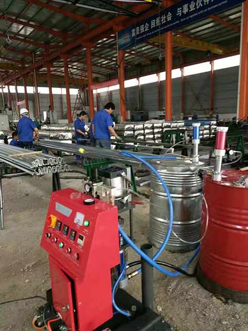 防腐聚脲噴涂設備廠家(圖2) JNJX-H5600型防腐聚脲噴涂設備鋼管防腐施工