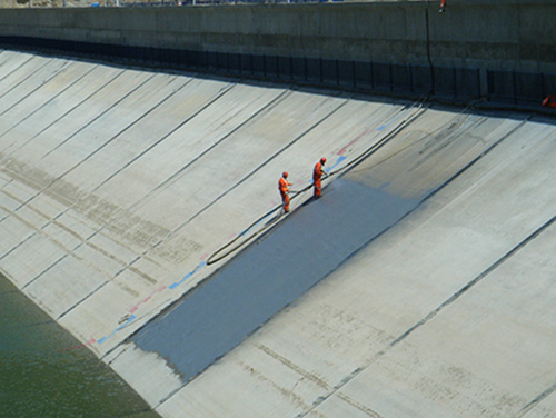 聚脲建筑防水材料已經在多領域延伸應用(圖2) 堤壩聚脲防水噴涂