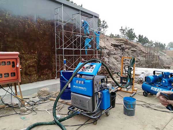 鄭州聚脲噴涂機(圖1) 鄭州聚脲噴涂機JNJX-H5600(T)防腐噴涂